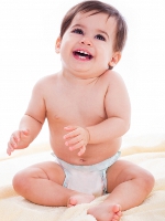 Bébé imite, mais pas n’importe qui!