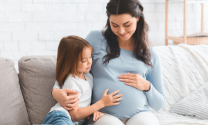 Coronavirus: quels risques pour le foetus et les enfants?