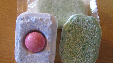 Pastilles pour lave-vaisselle: attention, attirantes comme des bonbons...