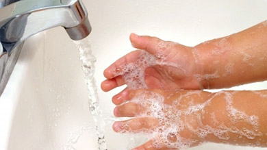 Virus: bien laver les petites mains