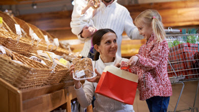 La nourriture trop souvent utilisée pour récompenser et punir?
