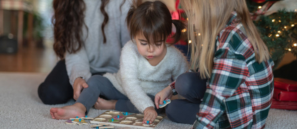 En manchettes: pas facile de partager, gérer les déceptions et santé mentale des parents