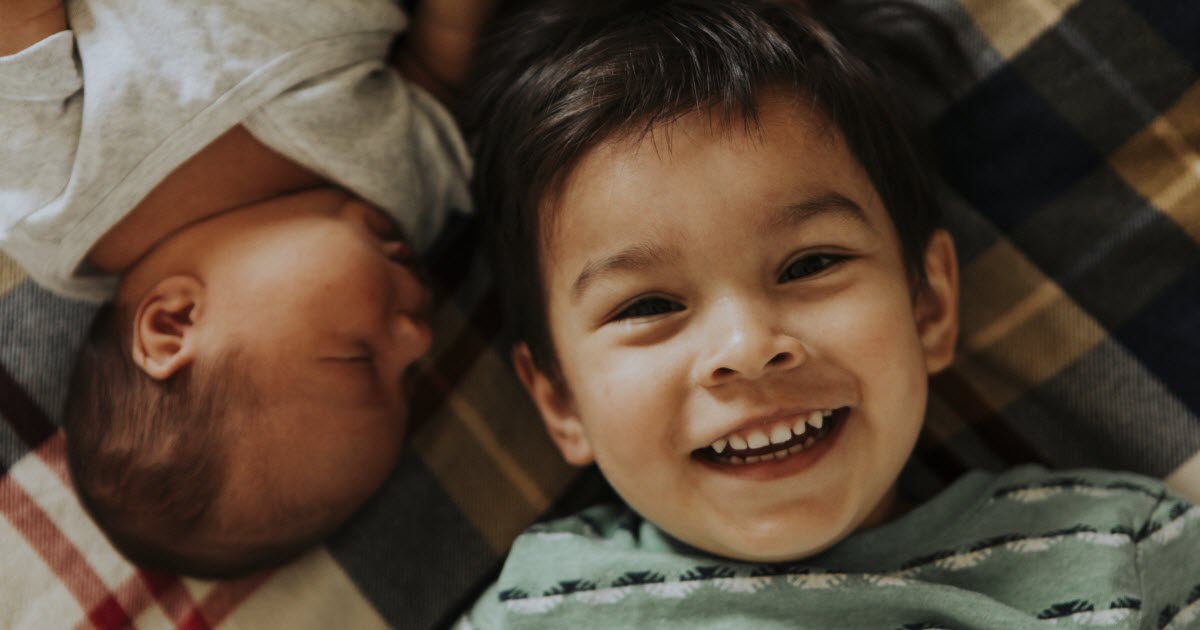 En manchettes: Environnement familial des tout-petits - Pleurs de bébé - Bienfaits de la nature