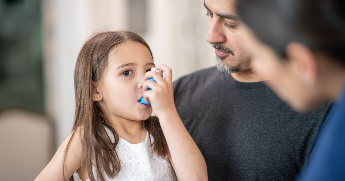 En manchettes – COVID-19: Asthme et déconfinement - Patience des parents - Initiatives pour les familles