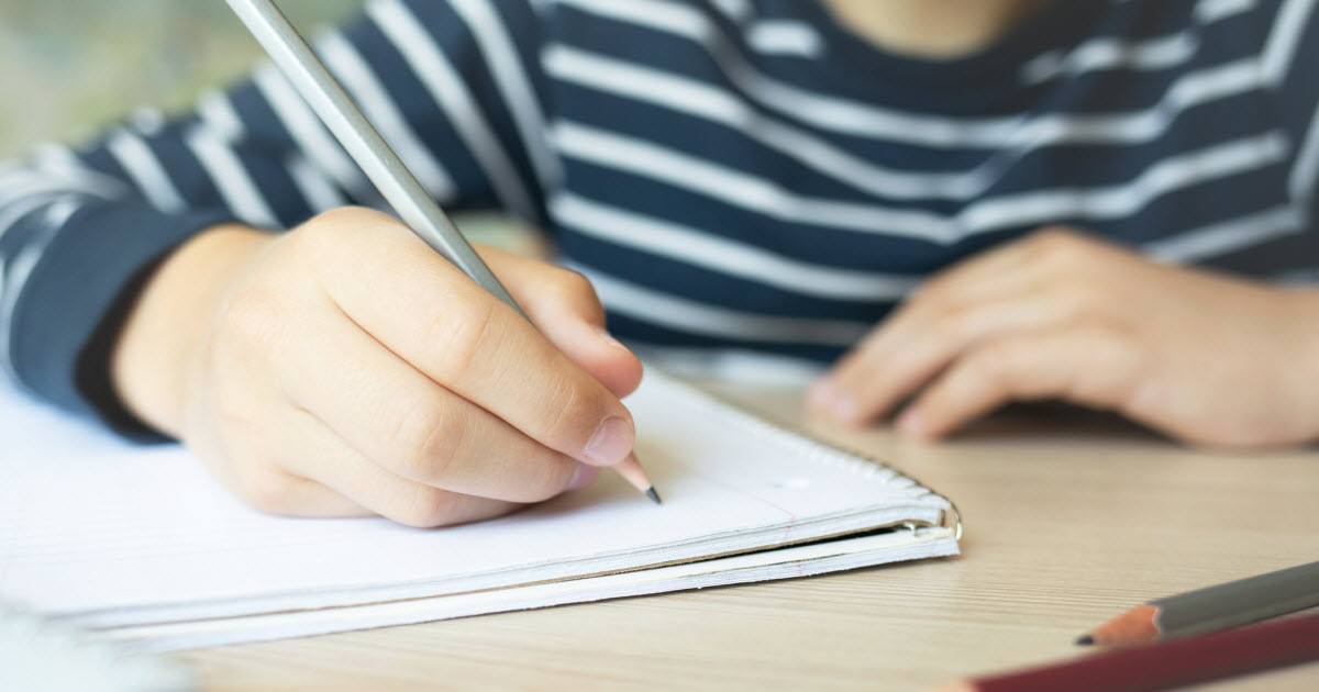 École: quelle place donner aux devoirs en temps de pandémie?