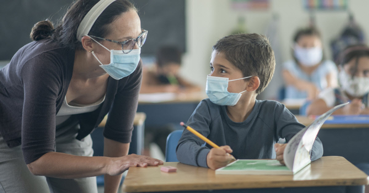 En manchettes: Retour en classe – Manteau d’hiver et siège d’auto – Cannabis et grossesse