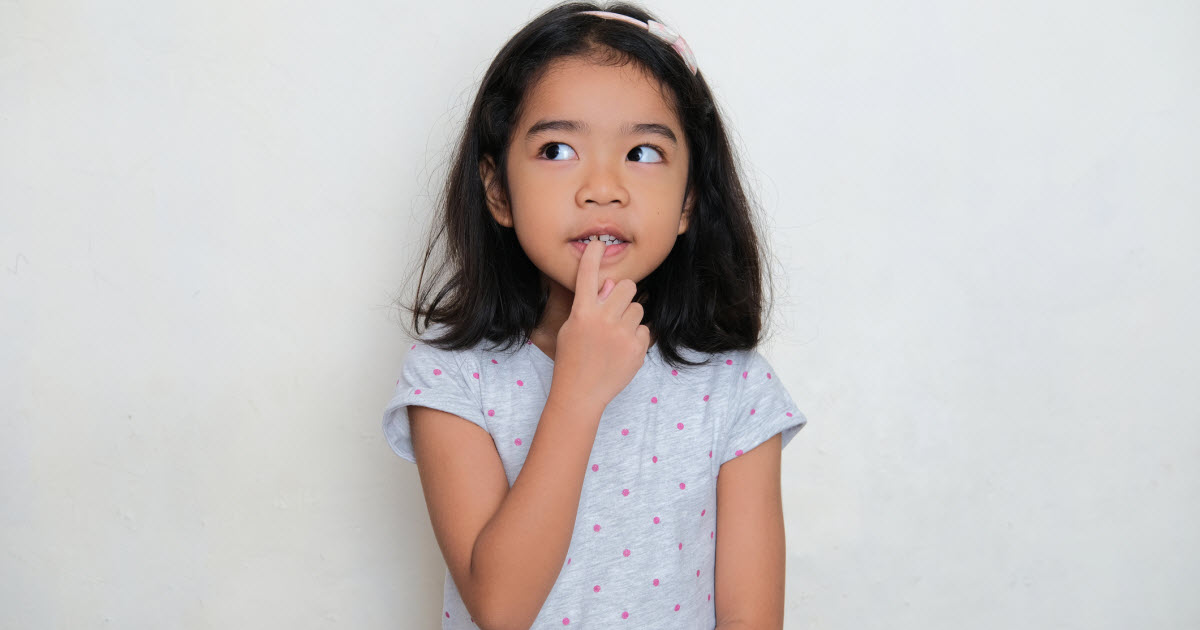 En manchettes: Manger des insectes – Familles homoparentales – Âge et complications de grossesse