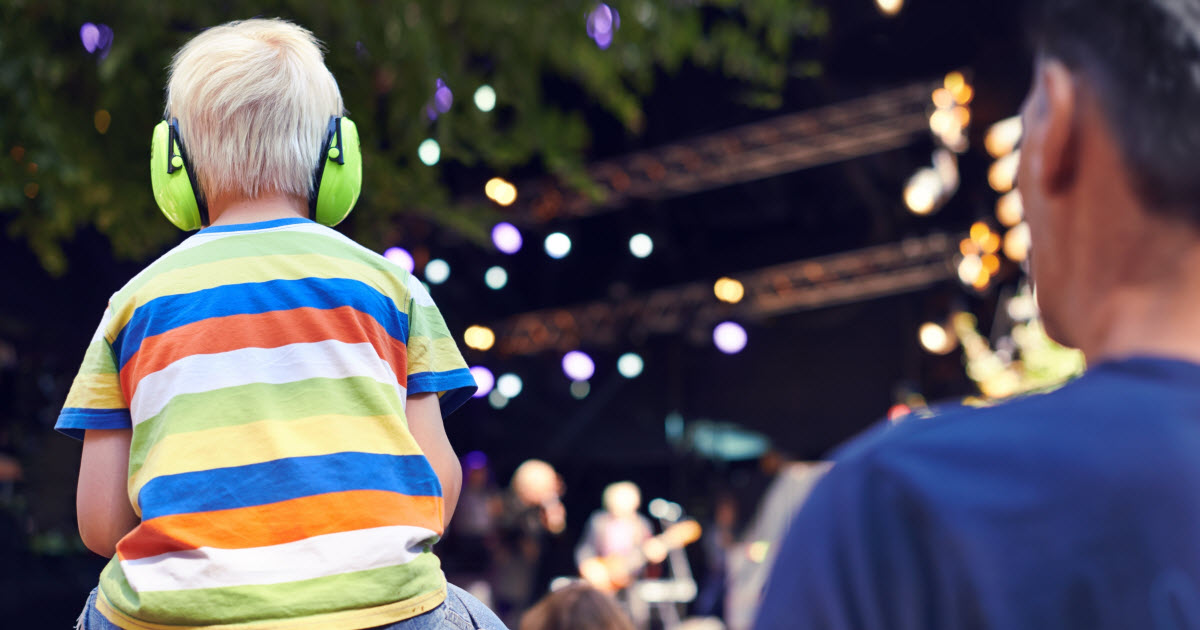 En manchettes: Festivals et casques antibruit – Régime d’union parentale – Noyades – Ressources