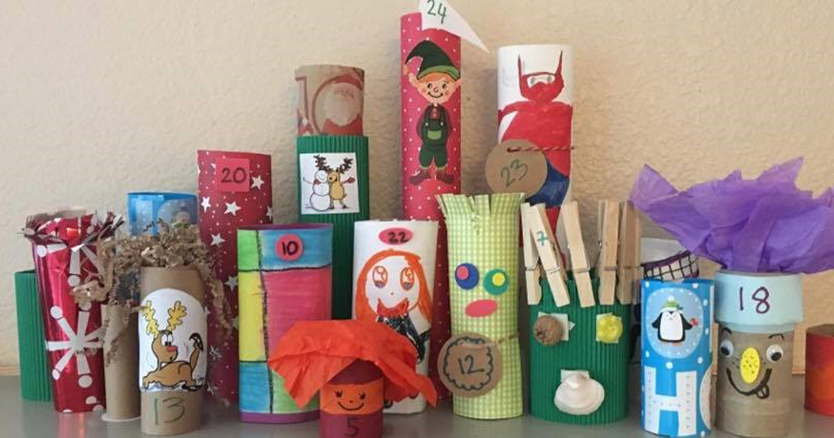 Calendrier maison du temps des fêtes en matières recyclées