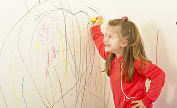 Ne peinture pas sur les murs, s'il te plaît