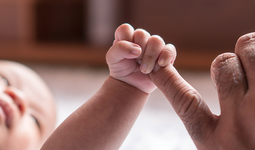 2 months old: Fine motor skill development