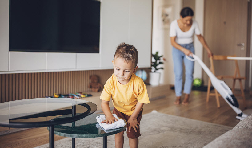 Faire participer les enfants aux tâches ménagères