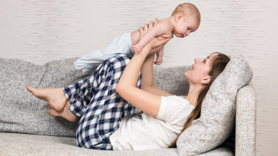 15 jeux d’éveil amusants à faire avec bébé