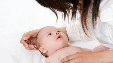 Bébé lit sur vos lèvres