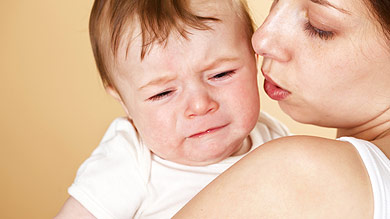 Pourquoi bébé se calme lorsqu'il est dans vos bras?