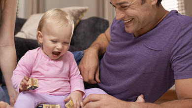 Les émotions positives stimuleraient la mémoire des bébés
