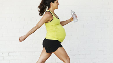 Grossesse: faire de l'exercice, bon aussi pour le bébé