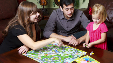 Jeux: faut-il toujours laisser gagner les enfants?