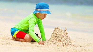 Exposition au soleil: les parents et le bronzage des enfants