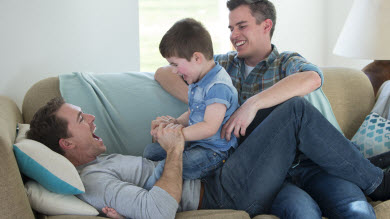 Les enfants des familles homoparentales se portent bien