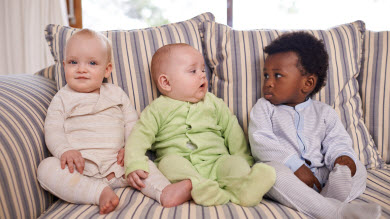 Les bébés aiment écouter les autres bébés!