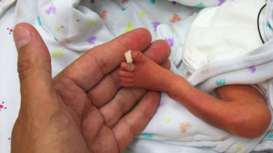 En manchettes: Bébés prématurés - Coronavirus - Allergies alimentaires
