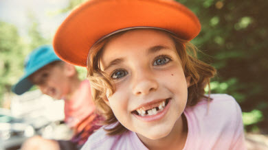 En manchettes – COVID-19: Camps de jour - Femmes enceintes moins actives - Idées de lecture