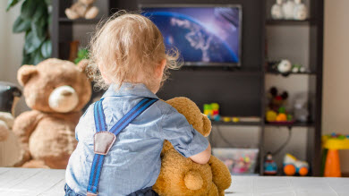 En manchettes: Écrans et bébés – Étouffements – Médicaments durant la grossesse – Pères et dépression post-partum