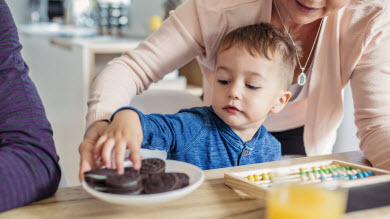 En manchettes: Aliments ultratransformés – Pères et travail – Tâches ménagères – Vapotage durant la grossesse