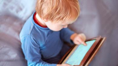 En manchettes: Applications éducatives – Intimidation et comportements des parents – Allaitement et sommeil