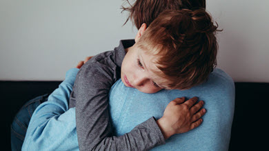 COVID-19: comment annoncer la mort d'un proche à un enfant?