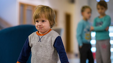 COVID-19: comment réagir quand nos enfants cherchent l'élève coupable?