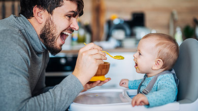 Introduction des aliments complémentaires: avant 6 mois?