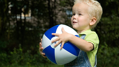 Jouer au ballon et à la balle