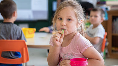 Manger à l'école ou à la garderie: une nouvelle étape