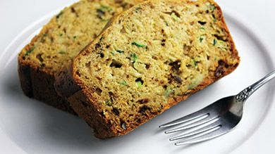 Pain aux courgettes et aux dattes