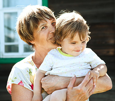 Pas de garderie: au secours mamie!