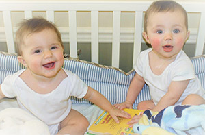 Les premiers mois avec des jumeaux