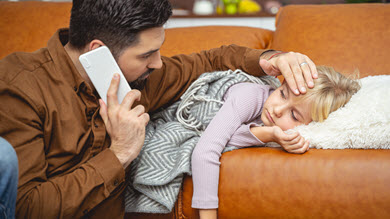 Symptômes de la COVID-19: aider les parents à prendre une décision