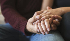 Deuil périnatal: des parents souvent laissés à eux-mêmes