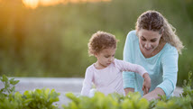 Jardiner avec son enfant