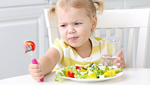 Le «terrible two» à table